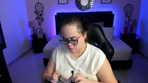 Snapshot of _oliviajoness chatting on 13, 5, 2026 Olivia jones online show from 13, 5, 2026