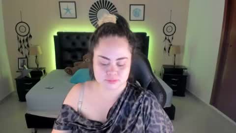 Snapshot of _oliviajoness chatting on 25, 6, 2026 Olivia jones online show from 25, 6, 2026