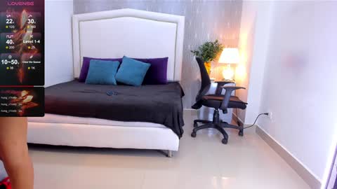  peach1  online show from 28, 1, 2025