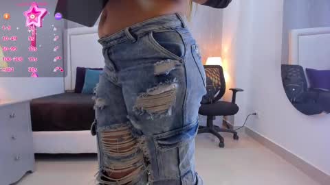  peach1  online show from 10, 9, 2025