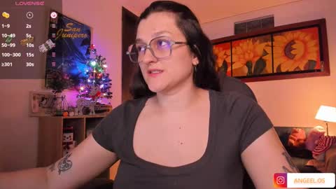 Snapshot of _peach__ chatting on 28, 12, 2024 violeta ig online show from 28, 12, 2024
