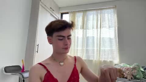 Snapshot of _peachyboy chatting on 20, 6, 2026 esteban online show from 20, 6, 2026