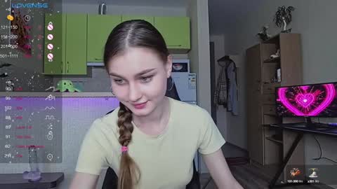 Snapshot of _pinkypie__ chatting on 15, 12, 2024 Lili online show from 15, 12, 2024