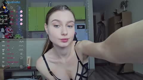 Snapshot of _pinkypie__ chatting on 7, 1, 2025 Lili online show from 7, 1, 2025
