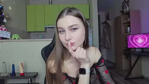 Snapshot of _pinkypie__ chatting on 10, 1, 2025 Lili online show from 10, 1, 2025