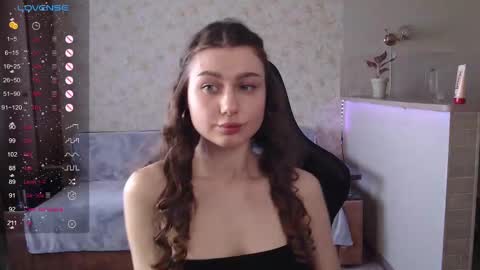 Snapshot of _pinkypie__ chatting on 7, 3, 2025 Lili online show from 7, 3, 2025