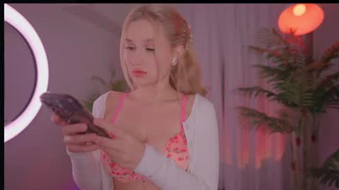 Snapshot of _protea chatting on 14, 6, 2026 Eva online show from 14, 6, 2026