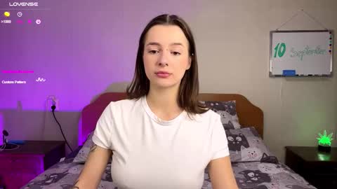 Snapshot of _rosyrose_ chatting on 10, 9, 2025 Join my fanclub turn green and get many benefits and discounts online show from 10, 9, 2025