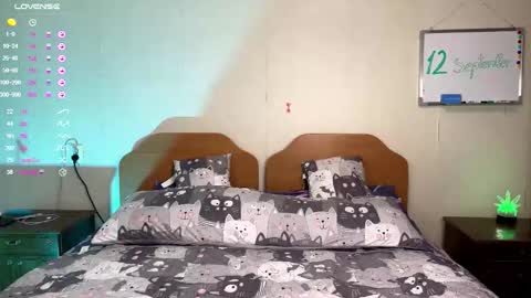 Snapshot of _rosyrose_ chatting on 12, 9, 2025 Join my fanclub turn green and get many benefits and discounts online show from 12, 9, 2025