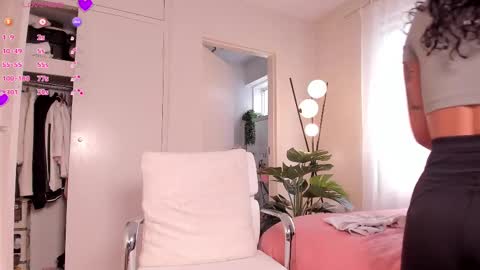 Snapshot of _sandy_s_ chatting on 18, 2, 2025 Sandyy online show from 18, 2, 2025