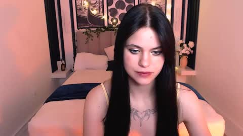 _scarlettlee_ online show from 13, 5, 2026