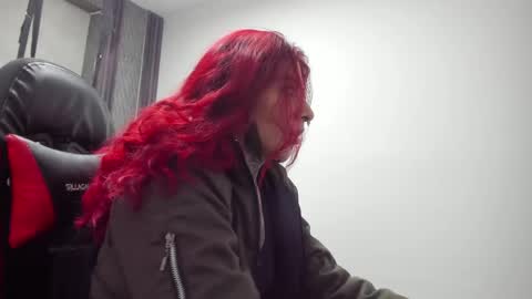 Snapshot of _selene_red chatting on 13, 5, 2026 Selene online show from 13, 5, 2026
