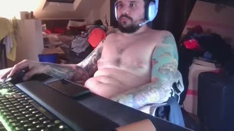 _smiley_bear27 online show from 3, 12, 2025