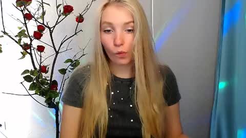 Snapshot of _snow_queen__ chatting on 23, 4, 2026 Rachel online show from 23, 4, 2026