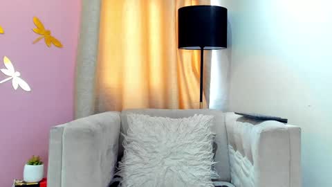 Snapshot of _sofia_cruz chatting on 1, 3, 2025 640 200 online show from 1, 3, 2025