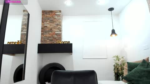 Snapshot of _sofia_cruz chatting on 21, 9, 2025 640 200 online show from 21, 9, 2025