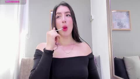 Snapshot of _sofia_cruz chatting on 1, 10, 2025 640 200 online show from 1, 10, 2025