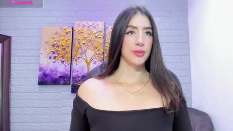 Snapshot of _sofia_cruz chatting on 6, 10, 2025 640 200 online show from 6, 10, 2025