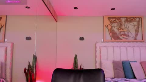 Snapshot of _sofia_cruz chatting on 20, 10, 2025 640 200 online show from 20, 10, 2025