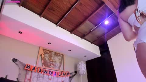 Snapshot of _sofia_cruz chatting on 31, 10, 2025 640 200 online show from 31, 10, 2025