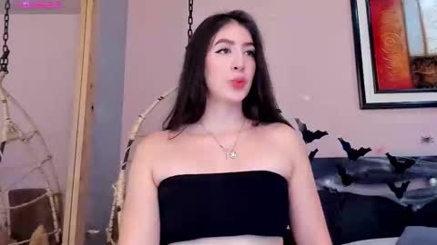 Snapshot of _sofia_cruz chatting on 2, 11, 2025 640 200 online show from 2, 11, 2025