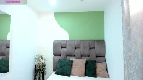 Snapshot of _sofia_cruz chatting on 22, 11, 2025 640 200 online show from 22, 11, 2025