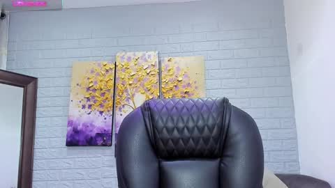 Snapshot of _sofia_cruz chatting on 19, 12, 2025 640 200 online show from 19, 12, 2025