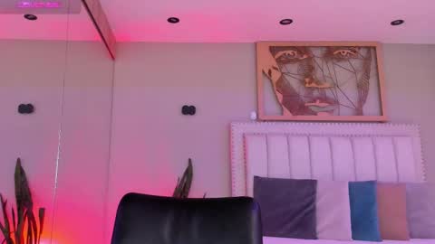 Snapshot of _sofia_cruz chatting on 9, 1, 2026 640 200 online show from 9, 1, 2026