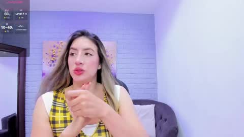 Snapshot of _sofia_cruz chatting on 6, 5, 2026 640 200 online show from 6, 5, 2026