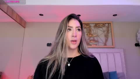 Snapshot of _sofia_cruz chatting on 15, 5, 2026 640 200 online show from 15, 5, 2026