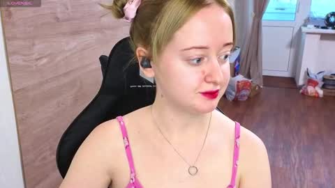 Snapshot of _sofiy_milashka chatting on 20, 10, 2025 Sofiy online show from 20, 10, 2025