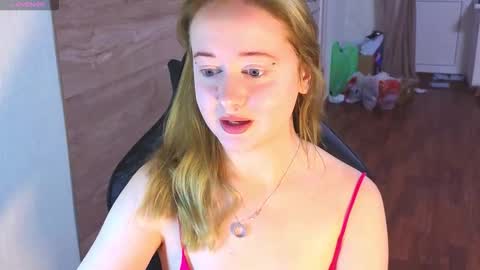 Snapshot of _sofiy_milashka chatting on 23, 10, 2025 Sofiy online show from 23, 10, 2025