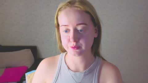 Snapshot of _sofiy_milashka chatting on 15, 11, 2025 Sofiy online show from 15, 11, 2025