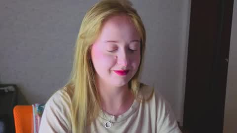 Snapshot of _sofiy_milashka chatting on 28, 11, 2025 Sofiy online show from 28, 11, 2025