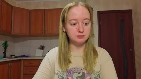 Snapshot of _sofiy_milashka chatting on 2, 12, 2025 Sofiy online show from 2, 12, 2025