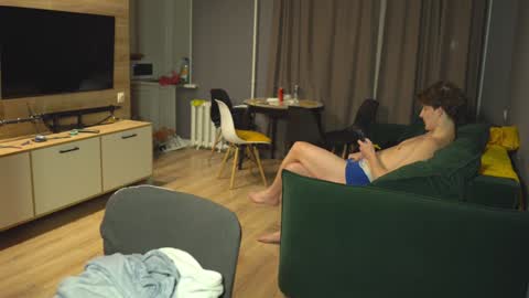 OLIVERpvt is open online show from 3, 12, 2024