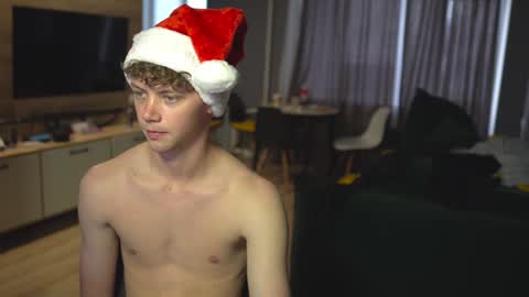 OLIVERpvt is open online show from 26, 12, 2024