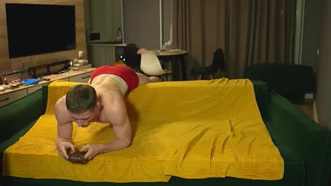 OLIVERpvt is open online show from 20, 12, 2025