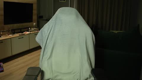 OLIVERpvt is open online show from 5, 2, 2026