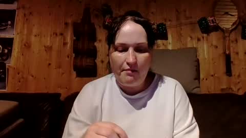Snapshot of _squirty_pussyyy_ chatting on 27, 6, 2026 Melisa online show from 27, 6, 2026