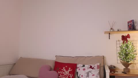 Annie online show from 2, 1, 2025