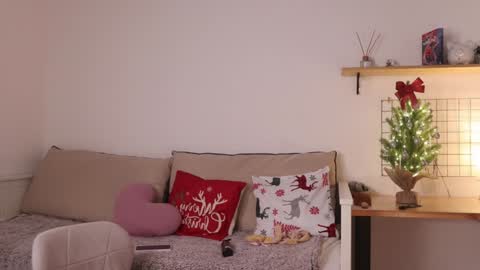 Annie online show from 10, 1, 2025