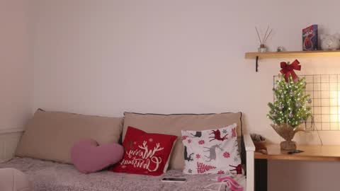 Annie online show from 11, 1, 2025