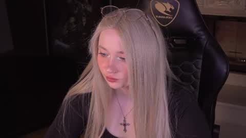 Snapshot of _that_witch_ chatting on 17, 4, 2026 MIRA online show from 17, 4, 2026