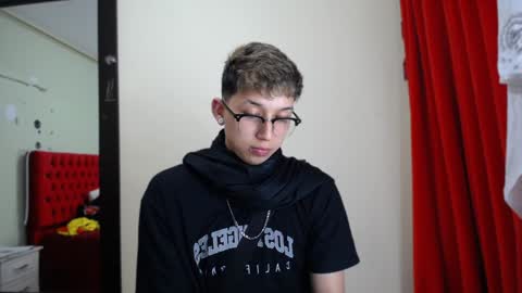 Snapshot of _thomas_hot_ chatting on 3, 12, 2024 Thomas online show from 3, 12, 2024