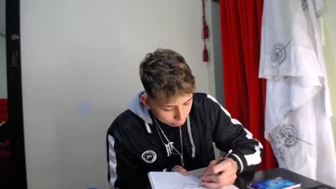 Snapshot of _thomas_hot_ chatting on 3, 1, 2025 Thomas online show from 3, 1, 2025