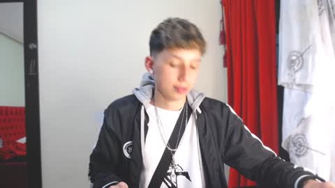 Snapshot of _thomas_hot_ chatting on 8, 1, 2025 Thomas online show from 8, 1, 2025