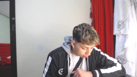 Snapshot of _thomas_hot_ chatting on 8, 1, 2025 Thomas online show from 8, 1, 2025