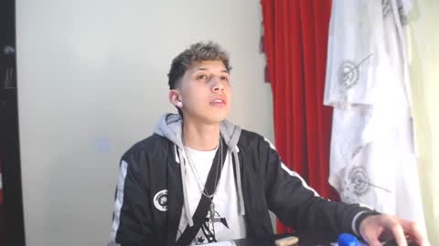 Snapshot of _thomas_hot_ chatting on 8, 1, 2025 Thomas online show from 8, 1, 2025