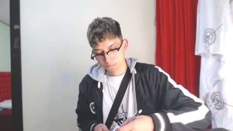 Snapshot of _thomas_hot_ chatting on 8, 1, 2025 Thomas online show from 8, 1, 2025